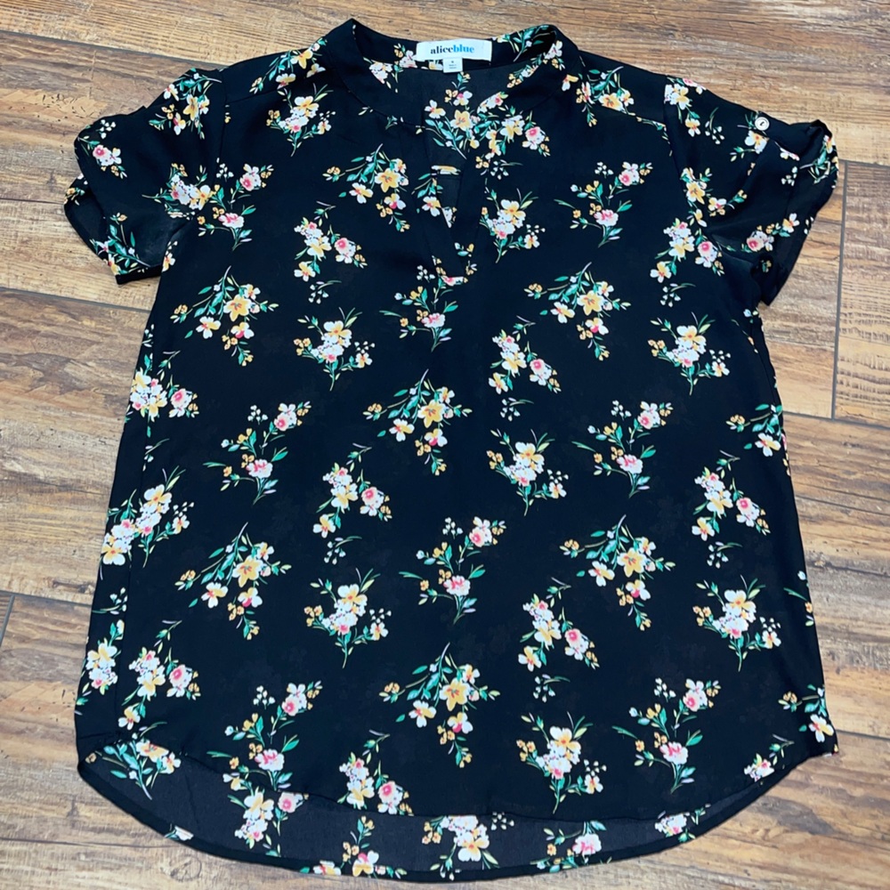 Black Short sleeve floral blouse